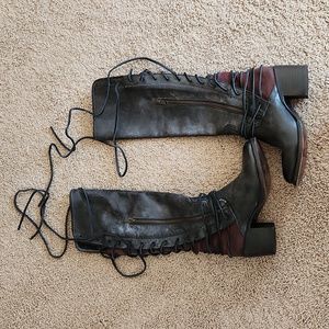Freebird By Steve Madden Cole boots. Black/Grey distress look. Size 6.